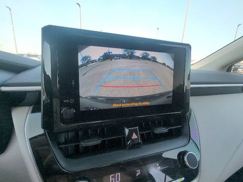 Used 2025 Toyota Corolla LE FWD image 14