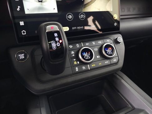 New 2026 Land Rover Defender 110 X-Dynamic SE AWD/4WD image 33