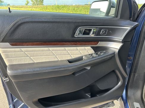 Used 2016 Ford Explorer Platinum AWD/4WD image 14