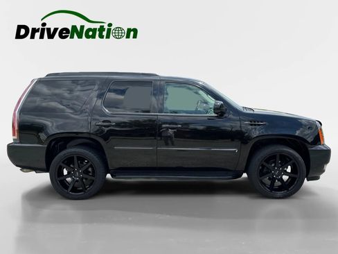 Used 2013 Cadillac Escalade Luxury AWD/4WD image 4