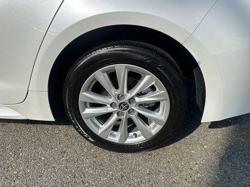 Used 2024 Toyota Corolla LE w/ LE Convenience Package FWD image 14