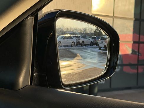 Used 2014 Nissan Pathfinder Platinum w/ Cargo Package image 44