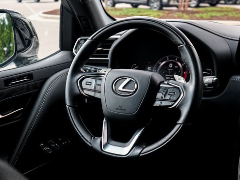 Used 2022 Lexus LX 600 4WD w/ Appearance Package image 18