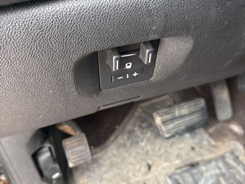 Used 2008 GMC Sierra 2500 SLE w/ Convenience Package image 25