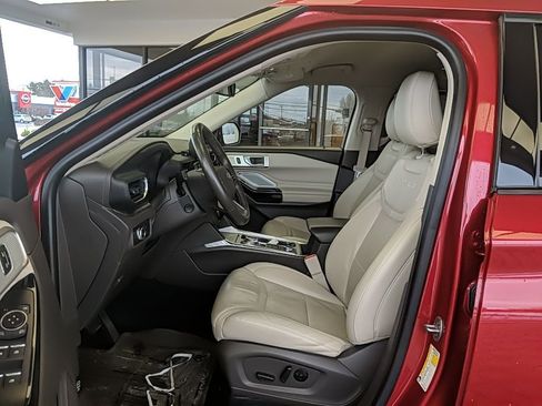 Used 2022 Ford Explorer Platinum w/ Equipment Group 601A image 10