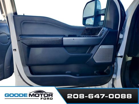 Certified 2023 Ford F250 Lariat w/ Chrome Package image 18