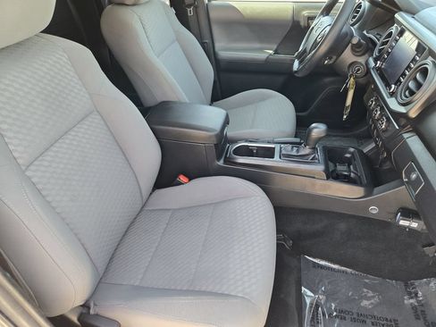 Used 2022 Toyota Tacoma SR RWD image 14