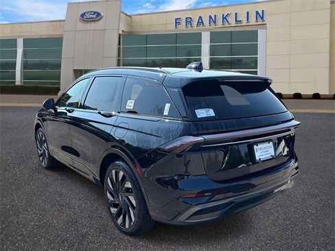 New 2025 Lincoln Nautilus Reserve w/ Jet Appearance Package image 5