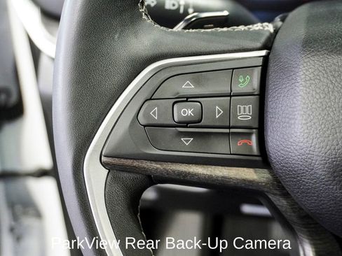 Used 2024 Jeep Grand Cherokee Limited w/ Luxury Tech Group II image 25