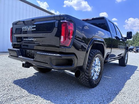 Used 2022 GMC Sierra 2500 Denali w/ Denali Black Diamond Edition AWD/4WD image 5