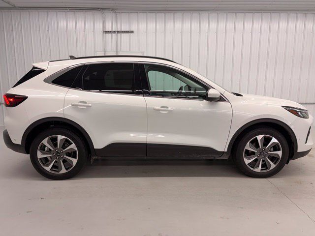 Used 2024 Ford Escape Platinum w/ Premium Technology Package AWD/4WD image 6