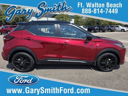 Used 2023 Nissan Kicks SR image 1
