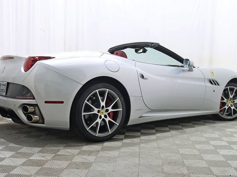 Used 2010 Ferrari California RWD image 10