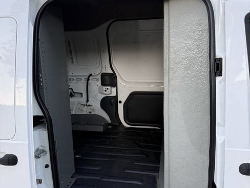 Used 2011 Ford Transit Connect XL FWD image 14