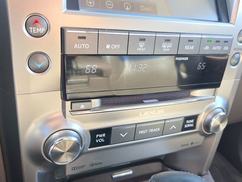 Used 2018 Lexus GX 460 Premium w/ Premium Package image 29