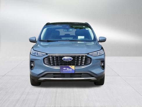 Used 2023 Ford Escape Platinum w/ Premium Technology Package AWD/4WD image 2