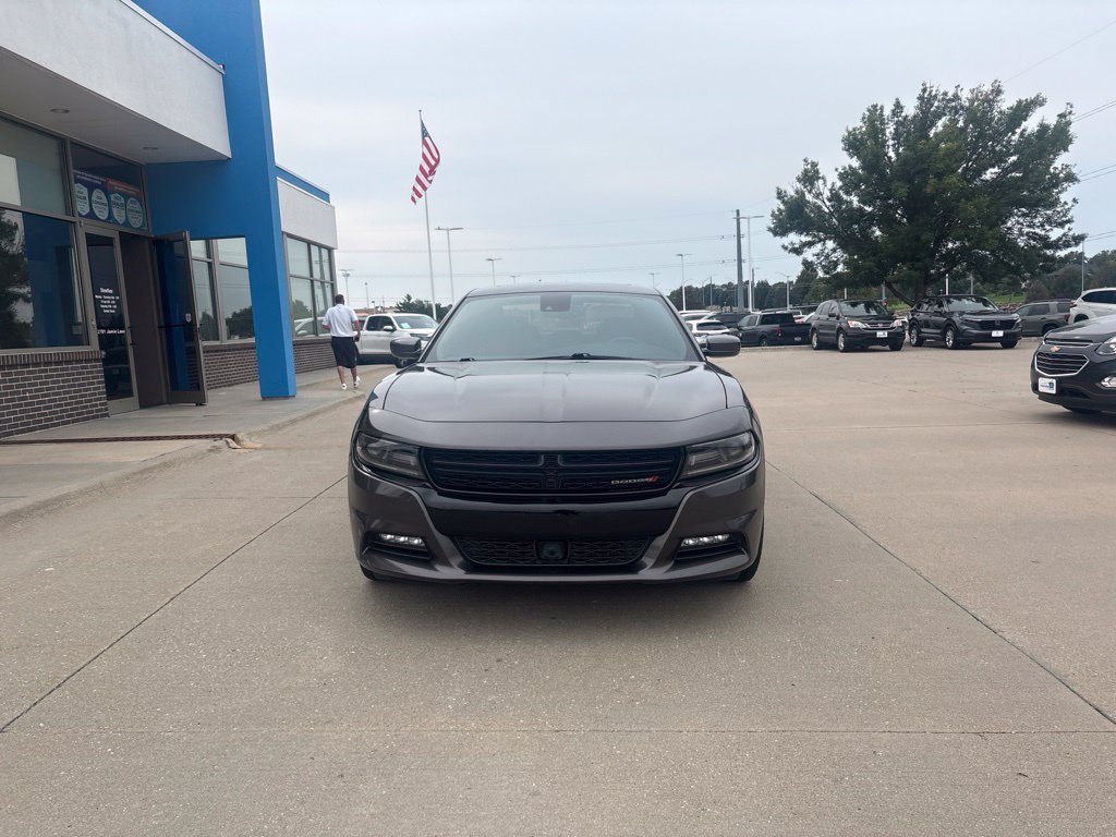 Used 2015 Dodge Charger SXT w/ AWD Premium Group image 2