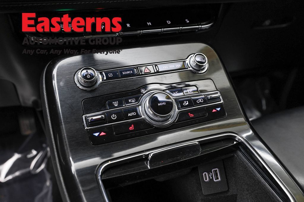 Used 2022 Lincoln Nautilus FWD image 12