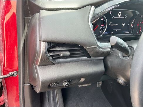 Used 2023 Chevrolet Traverse Premier AWD/4WD image 10