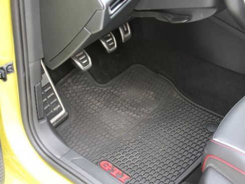 Used 2022 Volkswagen GTI Autobahn image 21