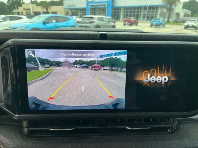 Used 2024 Jeep Gladiator Sport AWD/4WD image 22