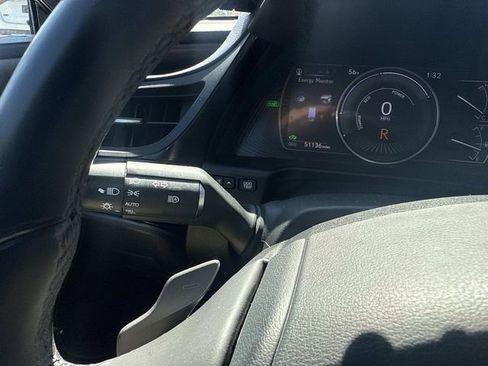 Used 2024 Lexus ES 300h w/ Premium Package FWD image 32