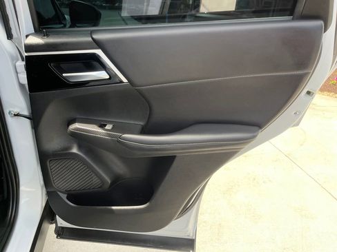 Used 2023 Mitsubishi Outlander SE Black Edition AWD/4WD image 23