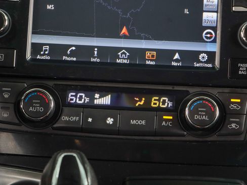 Used 2017 Nissan Maxima SR w/ Midnight Edition image 20