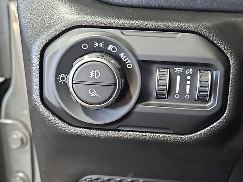 Certified 2022 Jeep Gladiator Overland image 26