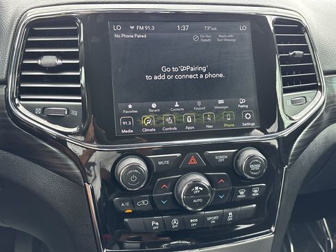 Used 2022 Jeep Grand Cherokee Laredo X image 20