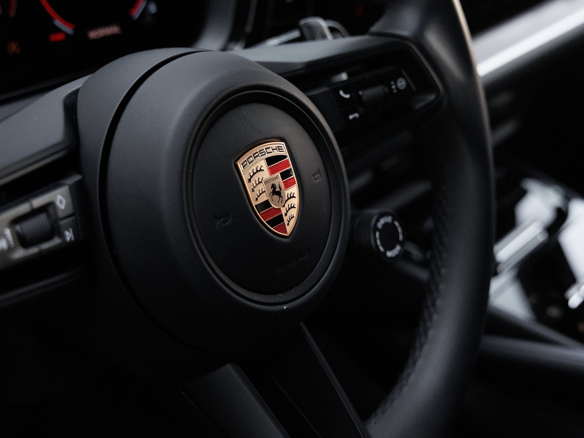 Certified 2025 Porsche Cayenne AWD/4WD image 19