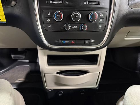 Used 2015 Dodge Grand Caravan SE w/ Quick Order Package 29E SE FWD image 39