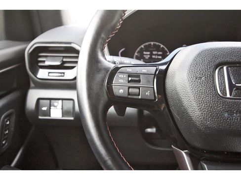 Used 2025 Honda Pilot TrailSport image 16