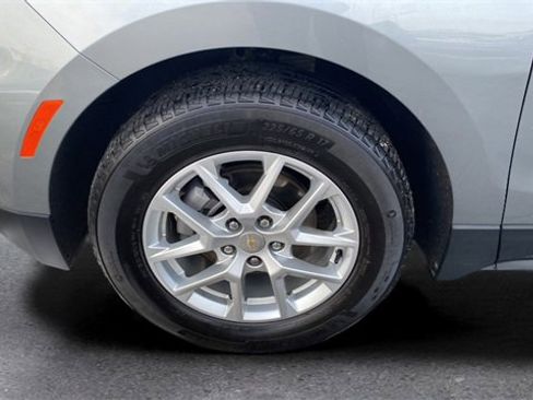 Used 2024 Chevrolet Equinox LT image 18