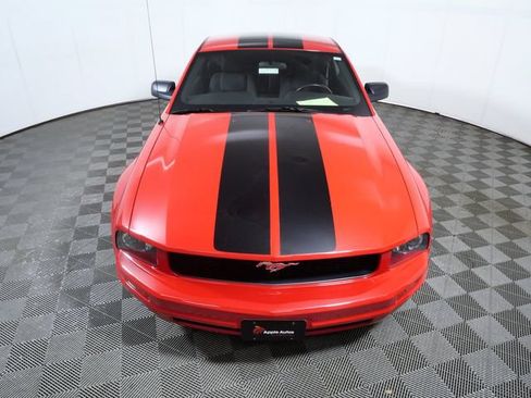 Used 2005 Ford Mustang Coupe RWD image 3