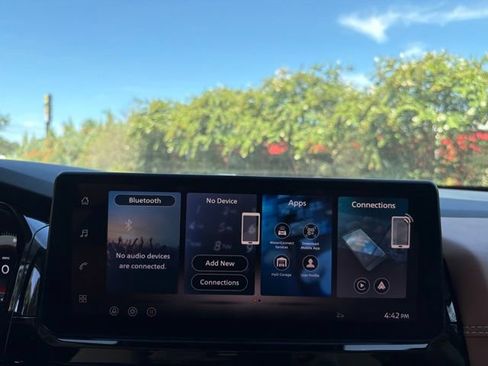 Used 2026 Nissan Pathfinder Platinum w/ Cargo Package FWD image 10