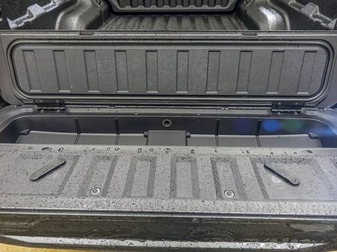 New 2026 Chevrolet Colorado ZR2 w/ Technology Package image 9