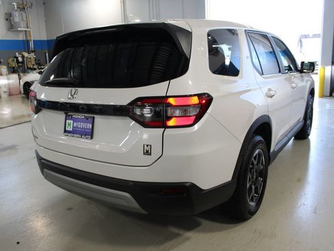 Used 2025 Honda Pilot EX-L image 44