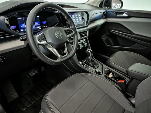Used 2023 Volkswagen Taos SE w/ Panoramic Sunroof Package AWD/4WD image 11
