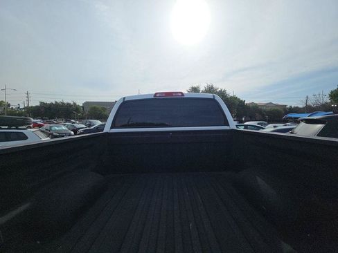 Used 2017 Toyota Tundra SR5 w/ SR5 Upgrade Package AWD/4WD image 10