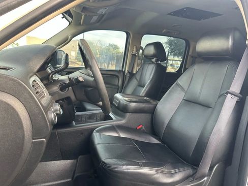 Used 2010 Chevrolet Suburban 2500 w/ Skid Plate Package image 8