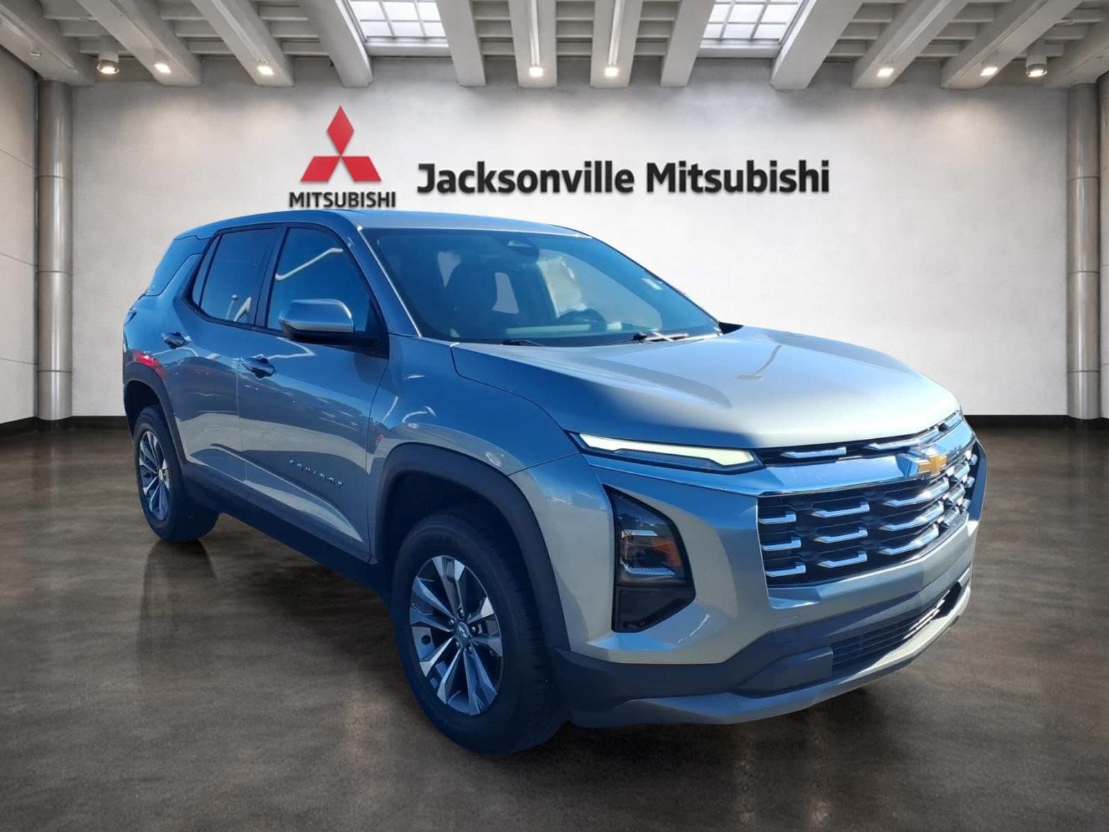 Used 2025 Chevrolet Equinox LT FWD image 1