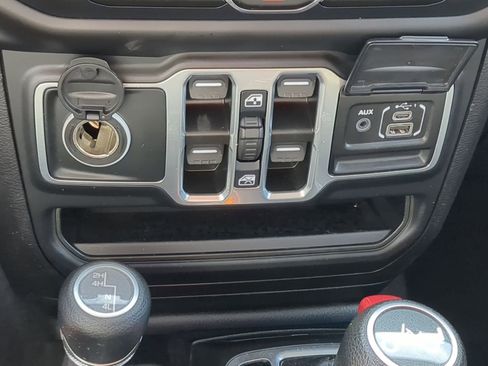 Used 2018 Jeep Wrangler Unlimited Sport S image 34