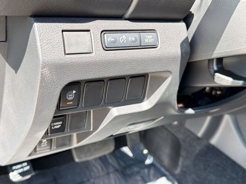 Used 2026 Nissan Frontier SV w/ All-Weather Content Package RWD image 18