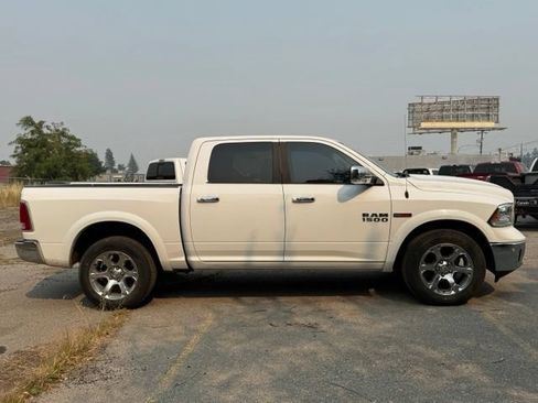 Used 2017 RAM 1500 Laramie w/ Convenience Group AWD/4WD image 9
