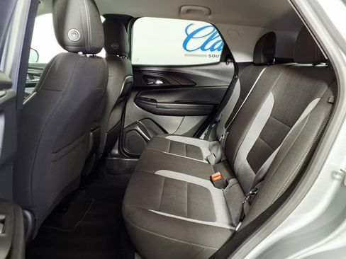 Used 2025 Chevrolet TrailBlazer LT FWD image 9