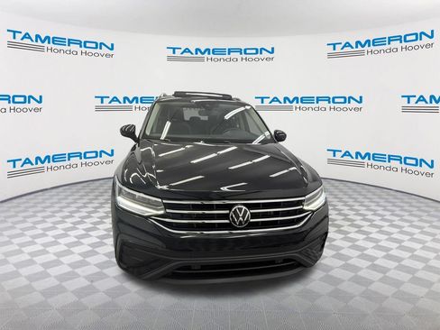 Used 2023 Volkswagen Tiguan SE w/ Panoramic Sunroof Package FWD image 8