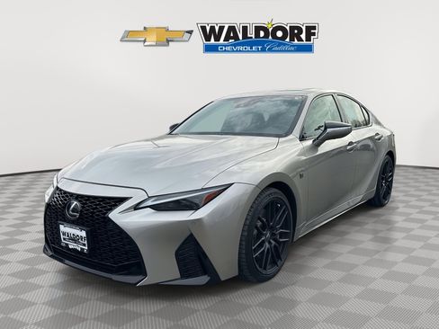 Used 2023 Lexus IS 500 image 3