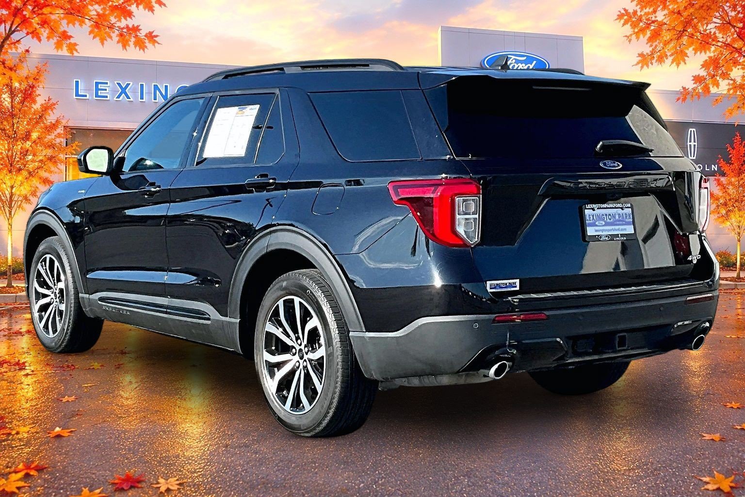 Used 2022 Ford Explorer ST-Line w/ Class IV Trailer Tow Package AWD/4WD image 4