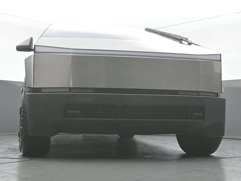 Used 2024 Tesla Cybertruck AWD Crew Cab image 46